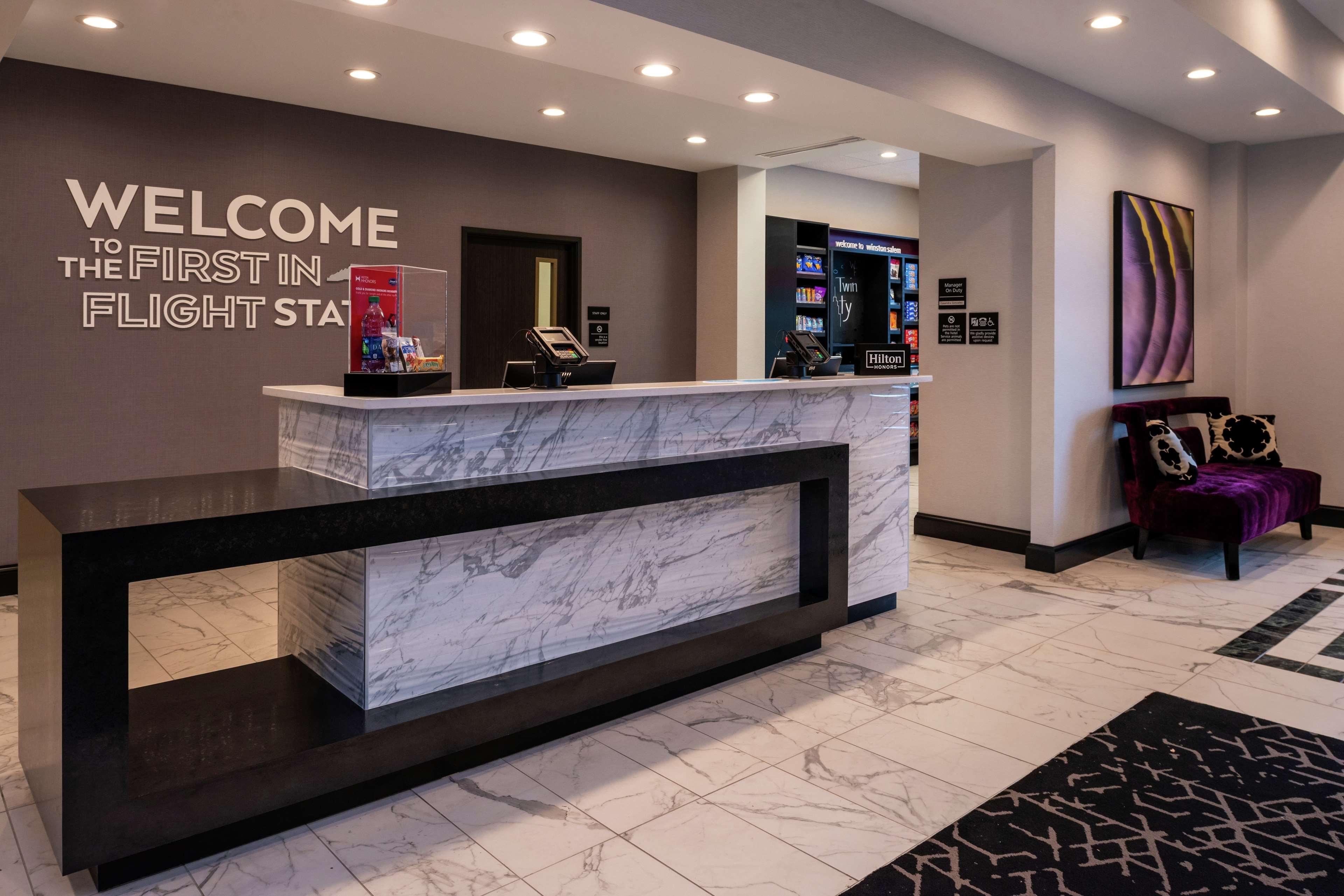 Hampton Inn & Suites Winston-Salem Downtown Екстер'єр фото