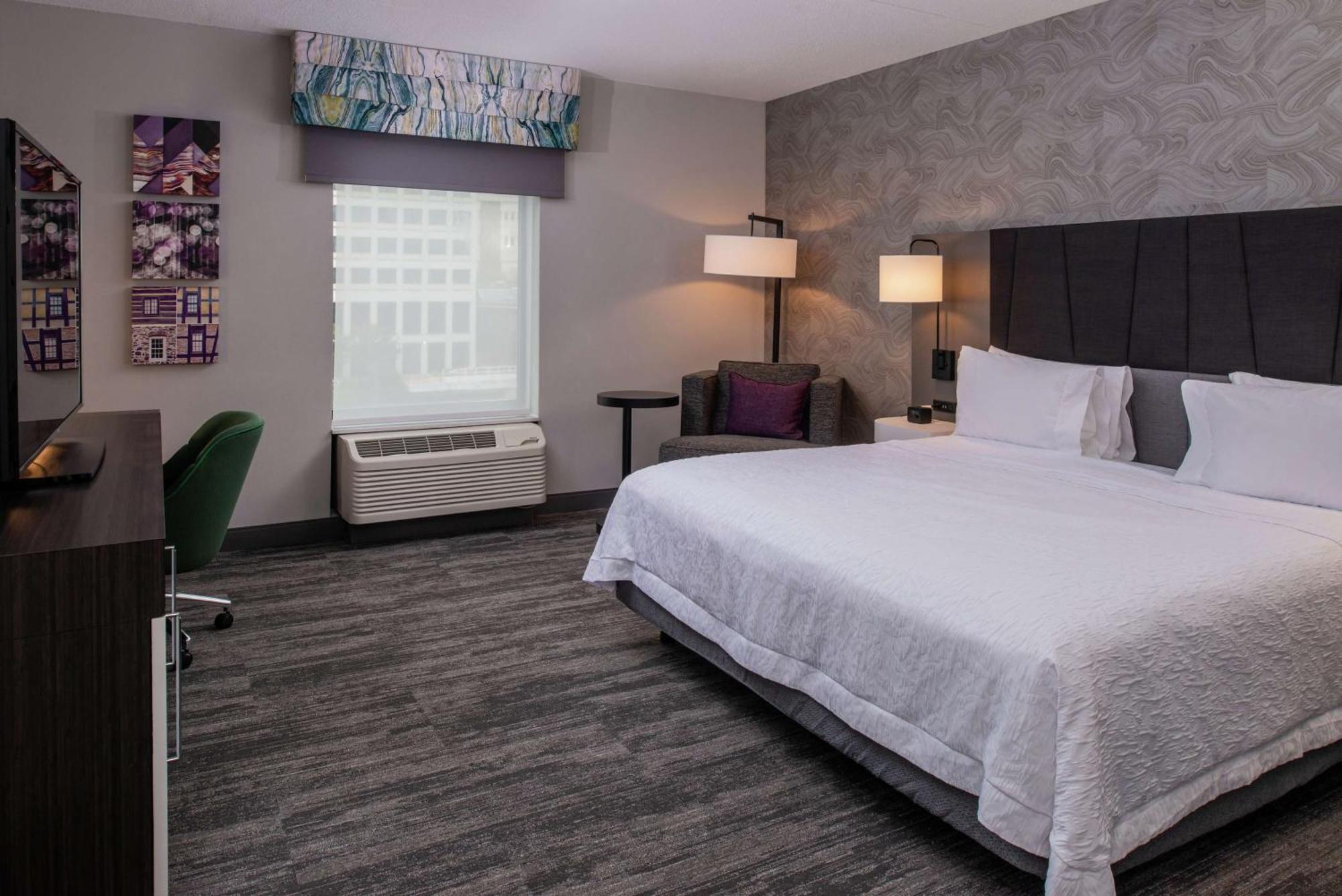 Hampton Inn & Suites Winston-Salem Downtown Екстер'єр фото